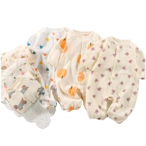 Venta al por mayor de una pieza de bebé mameluco de manga larga recién nacido algodón gasa pijamas lindo primavera ropa de casa ropa para bebés - Product Image 1