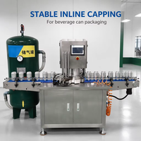 Presse pneumatique de capsulage avec convoyeur vert (bouteilles en plastique et en verre)