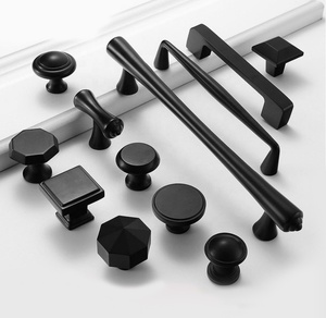 Offre Spéciale meubles armoires de cuisine tiroir pull noir poignées en laiton - Product Image 1