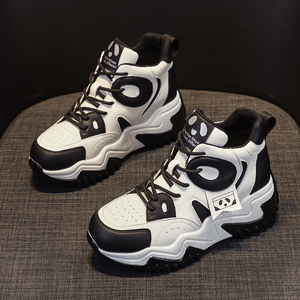 Nuove Sneakers da <span class=keywords><strong>Donna</strong></span> Autunnali alla Moda <span class=keywords><strong>con</strong></span> Lacci, <span class=keywords><strong>Scarpe</strong></span> Dad Shoes <span class=keywords><strong>Nere</strong></span> e Bianche <span class=keywords><strong>con</strong></span> <span class=keywords><strong>Suola</strong></span> Spessa, Aumento di Altezza, Stile Versatile per Camminare - Product Image 1