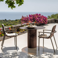 Table et chaises longues en aluminium pour l'extérieur, style nordique minimaliste, haut de gamme, pour maison d'hôtes, cour, villa, jardin, hôtel, imperméable