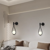 Applique murale d'intérieur LED minimaliste moderne corps en fer créatif pour la maison pour chambre salon ou allée mur de fond