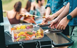 Ensemble d'ustensiles de barbecue en acier inoxydable avec 4 brochettes, outils de grillade portables pour grils d'extérieur - Product Image 2