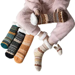 Chaussettes en peluche d'agneau pour femmes en hiver épaissie chaleur maison chaussettes de couchage silicone antidérapant chaussettes de sol