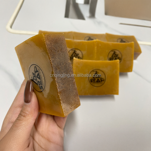 Individuelle Naturseife mit Kurkuma und Zitrone, Handgemacht, Aufhellend, Akne-Entfernend, mit Kojisäure, für Bad und Gesicht - Product Image 2