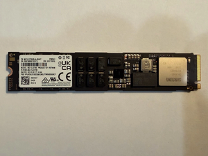 MZILG1T9HCJR-00A07 PM1653 Enterprise SAS SSD 1.92TB ขนาด 2.5 นิ้ว ความเร็ว 24Gb/s สำหรับใช้งานกับเซิร์ฟเวอร์และเดสก์ท็อป - Product Image 4