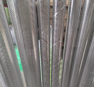 Tubo Perfurado de Aço Inoxidável com Costura Soldada Espiral e Soldagem Reta - Product Image 2