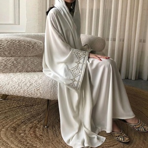 Conjunto <span class=keywords><strong>de</strong></span> Dos Piezas <span class=keywords><strong>de</strong></span> Abaya y Cárdigan Bordado <span class=keywords><strong>de</strong></span> Poliéster para Mujer, Estilo Árabe 2026, Moda <span class=keywords><strong>de</strong></span> Comercio Exterior Transfronterizo, Ropa Exterior <span class=keywords><strong>de</strong></span> Dubái - Product Image 3