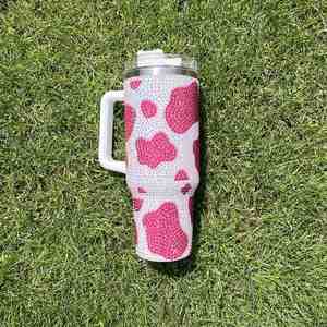 Meilleurs cadeaux à prix avantageux avec poignée et paille, gobelet de 40 oz à imprimé vache avec strass - Product Image 2