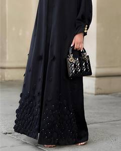 Fabricant d'Abaya, Abaya Islamique Musulmane Unique Personnalisée, Abaya Noire Brillante pour Femmes - Product Image 5