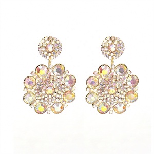Pendientes de Botón de Aleación de Lujo de Alta Gama Europeos y Americanos, Chapados en Oro, con Pedrería AB, Diseño de Nicho de Aniversario para Mujer a la Moda - Product Image 6