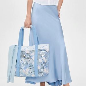 Bolsos Tote Grandes y Duraderos de PVC Impermeable, Bordado Floral Personalizado, Cierre Magnético, Bolsos Transparentes para Mujer, Otoño, Primavera, Viajes - Product Image 2