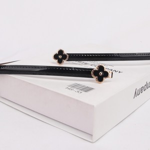 Cinturón Formal de Cuero para Mujer con Logotipo de Trébol de Cuatro Hojas, Hebilla Minimalista con Estampado Clásico, Estilo de Diseñador, Cinturón Delgado - Product Image 3