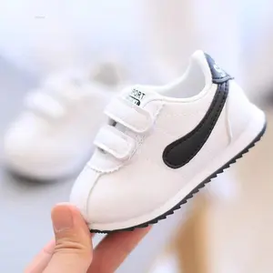 0-2 anni scarpe da bambino per bambini Sneakers ragazze ragazzi per bambini semplici appartamenti all'aperto scarpe da scuola per bambini in velluto