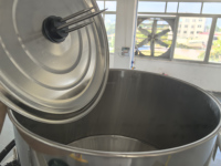 Machine de remplissage et de capsulage d'eau liquide de bouteille pour le remplissage et le câpre de bouteille en plastique en verre d'huile d'huile essentielle cosmétique