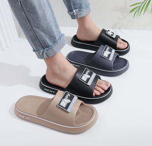 รองเท้าแตะผู้ชายแบบสวมเปิดนิ้วเท้า พิมพ์ลายได้ตามต้องการ ใช้ได้ทั้งในบ้านและนอกบ้าน จัดส่งรวดเร็ว นุ่มสบาย กันลื่น น้ำหนักเบา เหมาะสำหรับฤดูร้อน - Product Image 4