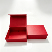 Nouvelle boîte cadeau magnétique de luxe UV personnalisée 2026 avec logo, emballage pliable écologique en carton rigide pour vêtements et bijoux