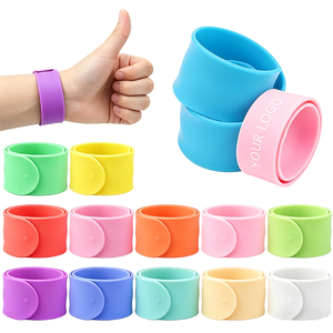Bracelets claquant personnalisés <span class=keywords><strong>pour</strong></span> fête d'anniversaire, motif dinosaure, <span class=keywords><strong>pour</strong></span> enfants, 1er anniversaire <span class=keywords><strong>de</strong></span> garçon, thème 'Roar' - Product Image 3