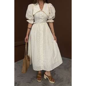 Vestido beige vintage transpirable con cuello de bebé, manga globo y bordados, corte A, para club. - Product Image 3