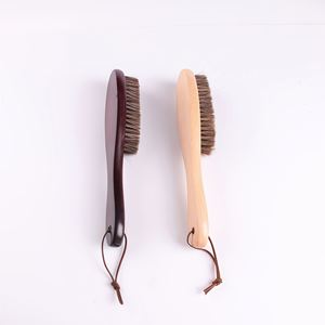 Brosse de nettoyage et d'entretien pour vêtements en laine avec manche en bois et logo personnalisé, pour pulls en laine et élimination de la poussière - Product Image 4