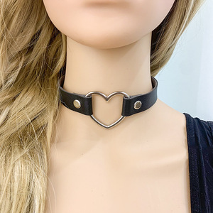 Vente <span class=keywords><strong>en</strong></span> gros Offre Spéciale Sexy <span class=keywords><strong>love</strong></span> Heart Shape réglable <span class=keywords><strong>en</strong></span> cuir PU Punk gothique collier ras du cou pour les femmes - Product Image 1