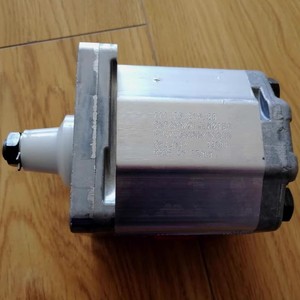 Pompe à engrenages hydraulique Danfoss SNP3NN38RN07SAP1A4A3NNNNNNNNN11JUN20 pour usage industriel - Product Image 3