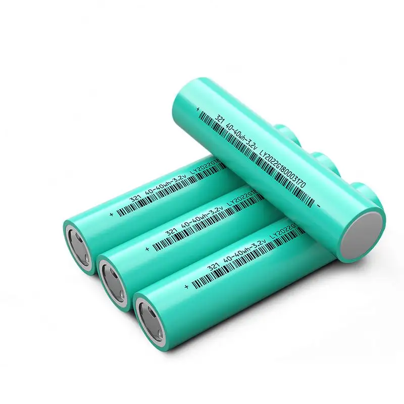 Batterie solaire Rechargeable Lifepo4 12V Ev Lithium Ion 32140, cellule de batterie Li-Ion personnalisée