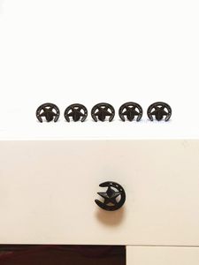 Poignées de tiroir et boutons de placard Amyoxu en résine peinte à la main, style western vintage fer à cheval, pour cuisine et décoration intérieure - Product Image 2