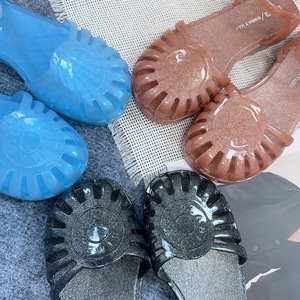 Sandalias romanas de alta calidad de marca compartida BIMBA Y LOLA de Melissa - Product Image 2