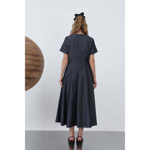 Robe midi en jean pour femme, bleu marine, silhouette évasée, tissu respirant, design simple - Product Image 6