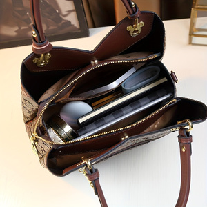 <span class=keywords><strong>Sac</strong></span> à main <span class=keywords><strong>vintage</strong></span> à motif de fleurs, <span class=keywords><strong>sac</strong></span> fourre-tout de luxe en <span class=keywords><strong>cuir</strong></span> PU, <span class=keywords><strong>sac</strong></span> à bandoulière à la mode pour femmes - Product Image 4