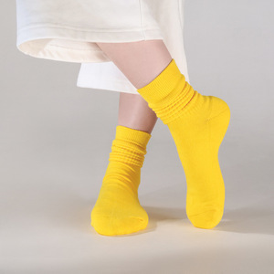 YJ013 Chaussettes tube en coton tricoté pour le printemps et l'été, couleur unie, haute saturation, couleur bonbon, taille unique, <span class=keywords><strong>vente</strong></span> en gros, directement <span class=keywords><strong>de</strong></span> l'usine - Product Image 4