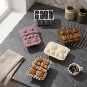 Moule à glaçons en silicone 3D en forme d'ours avec couvercle entonnoir, qualité alimentaire, démoulage facile, 4 cavités, pour whisky, cocktails et fêtes - Product Image 6