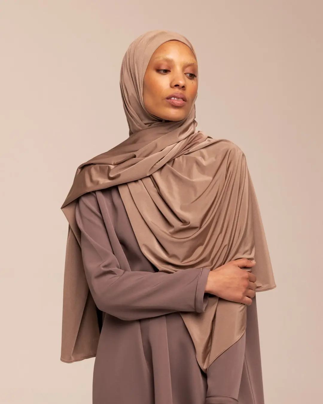 Scialli di spessore di alta qualità sciarpa morbida e confortevole bagliore bella lucentezza elastici avvolge Hijab di raso opaco di lusso semplice