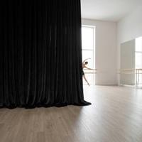 Rideaux de luxe XinLan sur mesure à occultation totale, rideaux en velours modernes et minimalistes haut de gamme pour théâtre, studio et salle de ballet