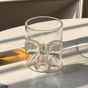 Copo de Vidro Rosa com Laço Fofo 11oz Transparente para Água, Café e Coquetéis – Atacado, Ideal para Presente de Casamento, Noivado e Festas para Mulheres - Product Image 4