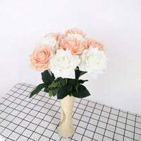 Vente en gros de roses artificielles en soie de haute qualité, faites à la main, toucher réel, longues tiges, petites pétales de rose en satin, décoration pour la maison, pour la remise des diplômes