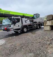 Grue sur camion Zoomlion d'occasion ZTC300V de 30 tonnes, vitesse de déplacement de 86 km/h, moment de levage de 1475 kN·m, moteur Yuchai pour entrepreneurs en construction