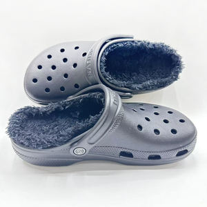 Venta al por mayor casa peluda invierno cálido hogar felpa moda piel diapositivas zapatillas - Product Image 6