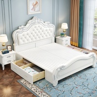 Ensembles de meubles de chambre à coucher en bois sculpté antique royal de luxe européen personnalisé lit d'hôtel 5 étoiles en cuir véritable personnalisable