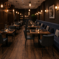 Ensemble de mobilier de restaurant Ron Group : Table carrée en bois moderne et personnalisée, banquette en velours rembourrée et chaises en cuir