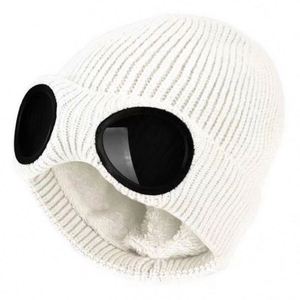 Bonnet unisexe double usage en tricot épais, brodé à la main, pour l'hiver, avec motif de lunettes, idéal pour les activités de plein air, le ski et les voyages. - Product Image 6