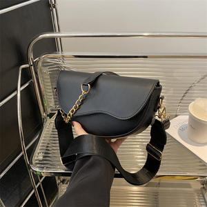 กระเป๋าสะพายไหล่ผู้หญิงสายกว้าง, กระเป๋าถือผู้หญิง, กระเป๋าสะพายไหล่บาต้าสุดอินเทรนด์ - Product Image 2