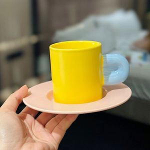 Tazas y Platos de Cerámica para Café con Contraste de Color, 200 ml, Venta al Por Mayor Personalizada - Product Image 4