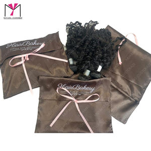 Bolsa de satén para extensiones de cabello Hair Bakery, empaque de regalo de lujo, logotipo personalizado impreso, cierre con cinta rosa - Product Image 4