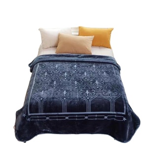Manta de precio bajo de felpa en relieve de doble tamaño a cuadros de Color sólido de buena calidad de fábrica de China - Product Image 3