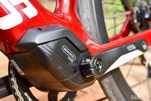 2022 Offre Spéciale 700c utilisé <span class=keywords><strong>pas</strong></span> <span class=keywords><strong>cher</strong></span> prix <span class=keywords><strong>course</strong></span> adulte de haute qualité peut OEM PERSONNALISÉ cadre en fibre de carbone électrique ville vélo de route vélo - Product Image 5