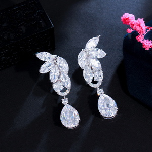 Pendientes grandes de gota de agua para mujer, aretes largos de cristal de CZ de alta calidad, <span class=keywords><strong>sin</strong></span> <span class=keywords><strong>agujero</strong></span>, joyería para fiesta de boda - Product Image 2