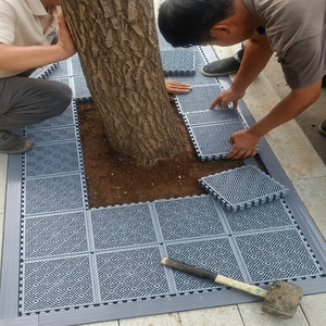 Grille de protection d'arbre modulaire en <span class=keywords><strong>plastique</strong></span> emboîtable 20x20cm, antidérapante et durable pour jardin, trottoir et aménagement paysager - Product Image 1