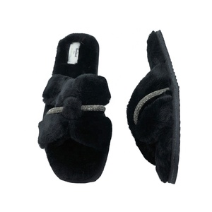 <span class=keywords><strong>Pantofole</strong></span> in Pelliccia da Donna Autunno/Inverno, Design Semplice e Alla Moda con Catena Incrociata, Suole Morbide e Piatte, Scarpe Comode e <span class=keywords><strong>Calde</strong></span> - Product Image 4